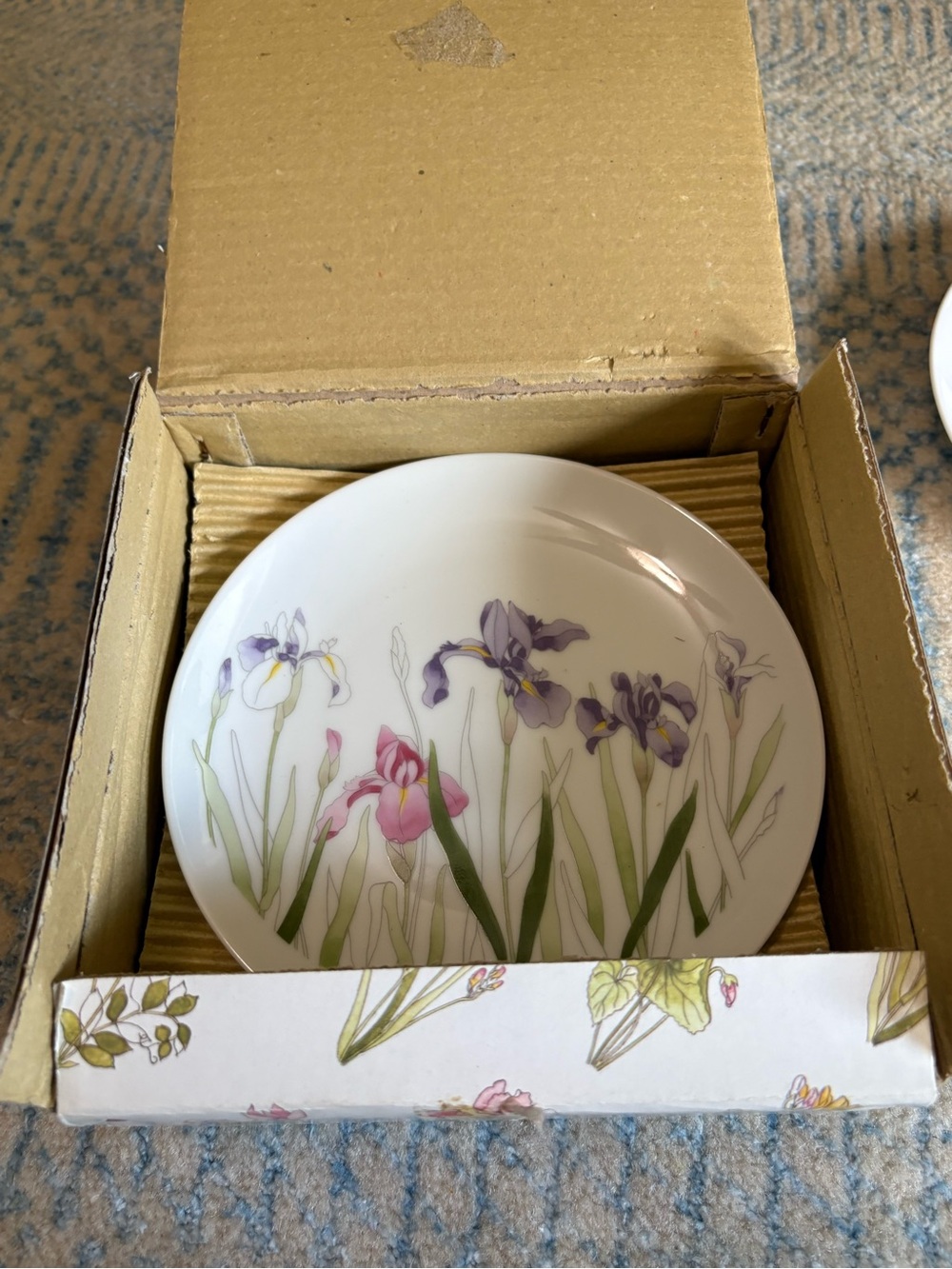 Iris Floral Porcelain Hors de Ouevres Set - White with Purple & Pink Irises